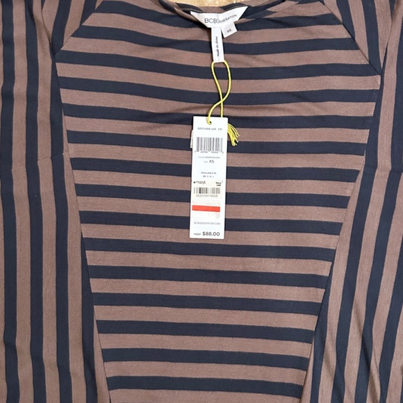 BCBGeneration  Modern  Cut  Stripes Top, Size XS, New With Tags - Picture 2 of 11